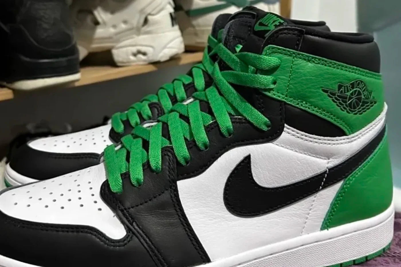 Air Jordan 1 Retro High OG Lucky Green