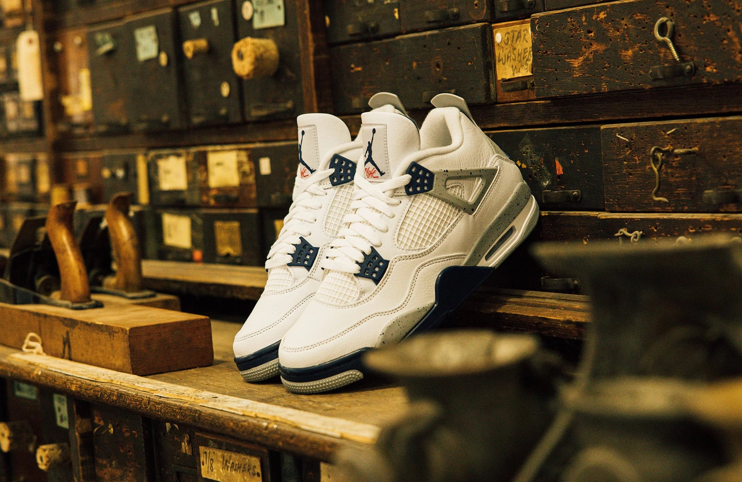 Air Jordan 4 Retro Midnight Navy