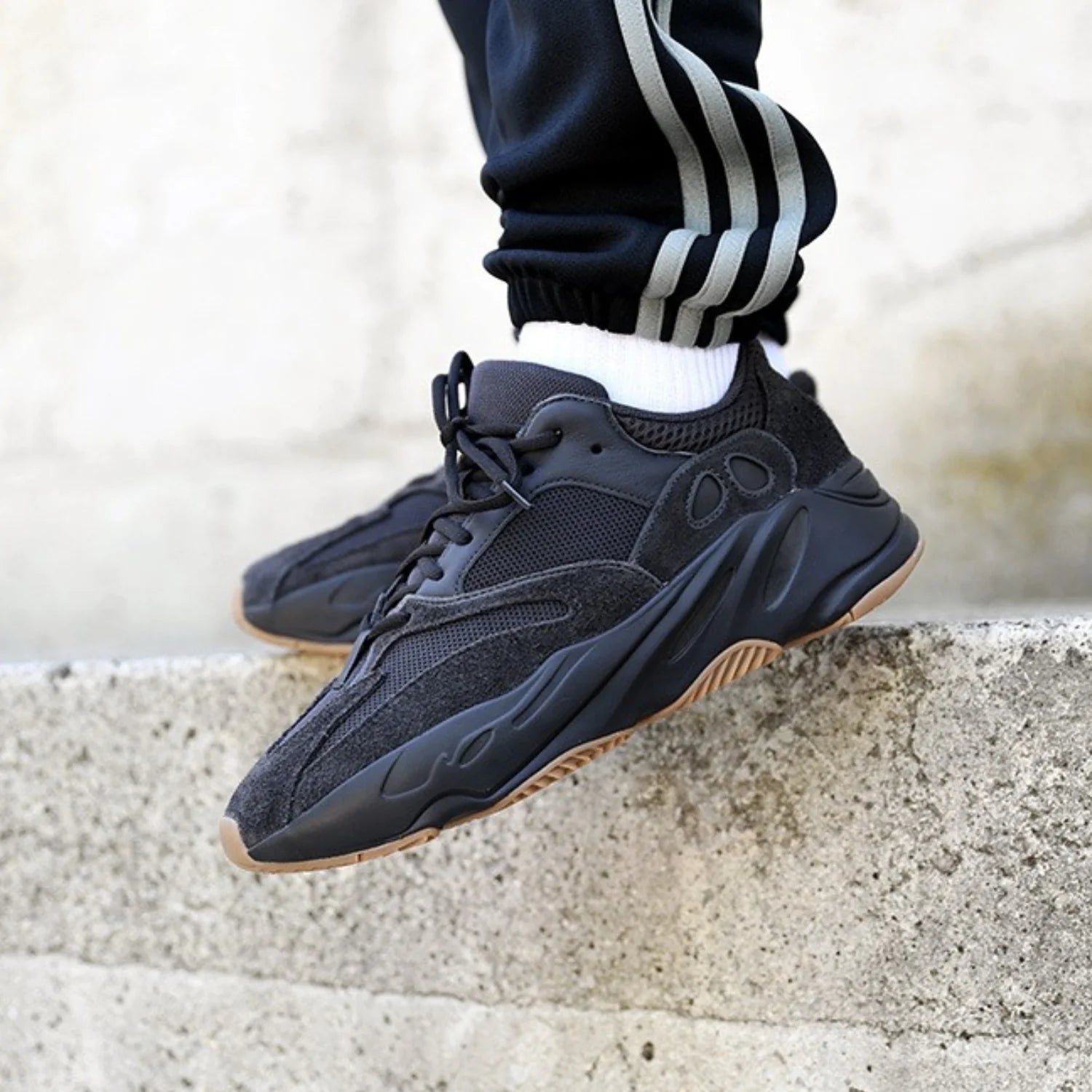 Adidas Yeezy 700 Utility Black