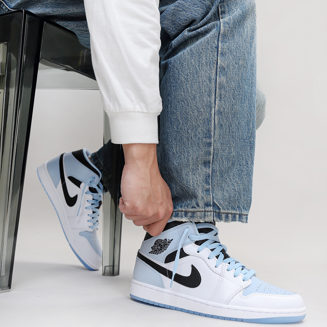 Air Jordan 1 Mid Ice Blue 2023