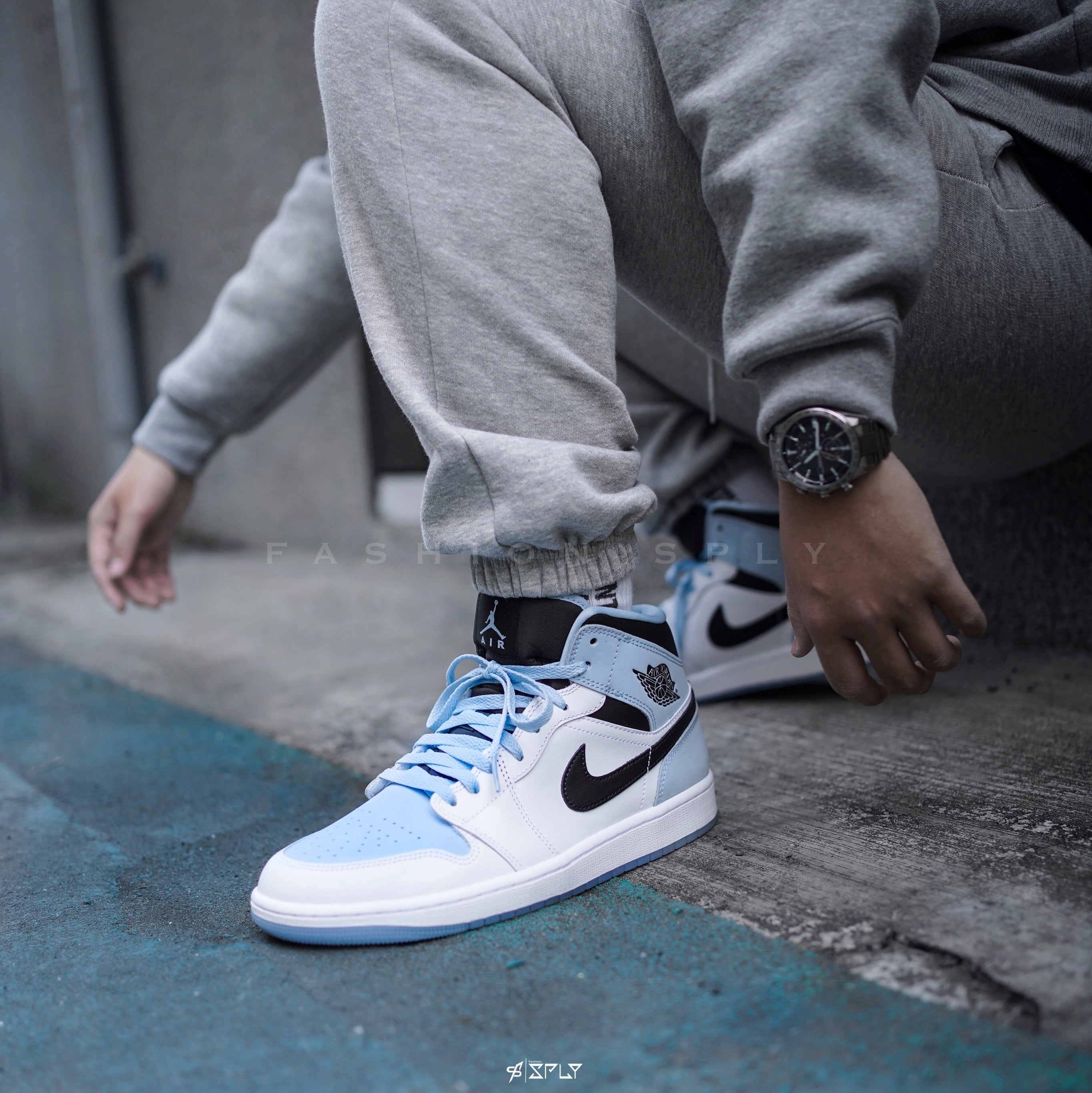 Air Jordan 1 Mid Ice Blue 2023